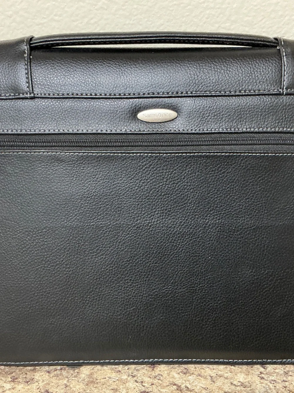 Samsonite zip around pad folio